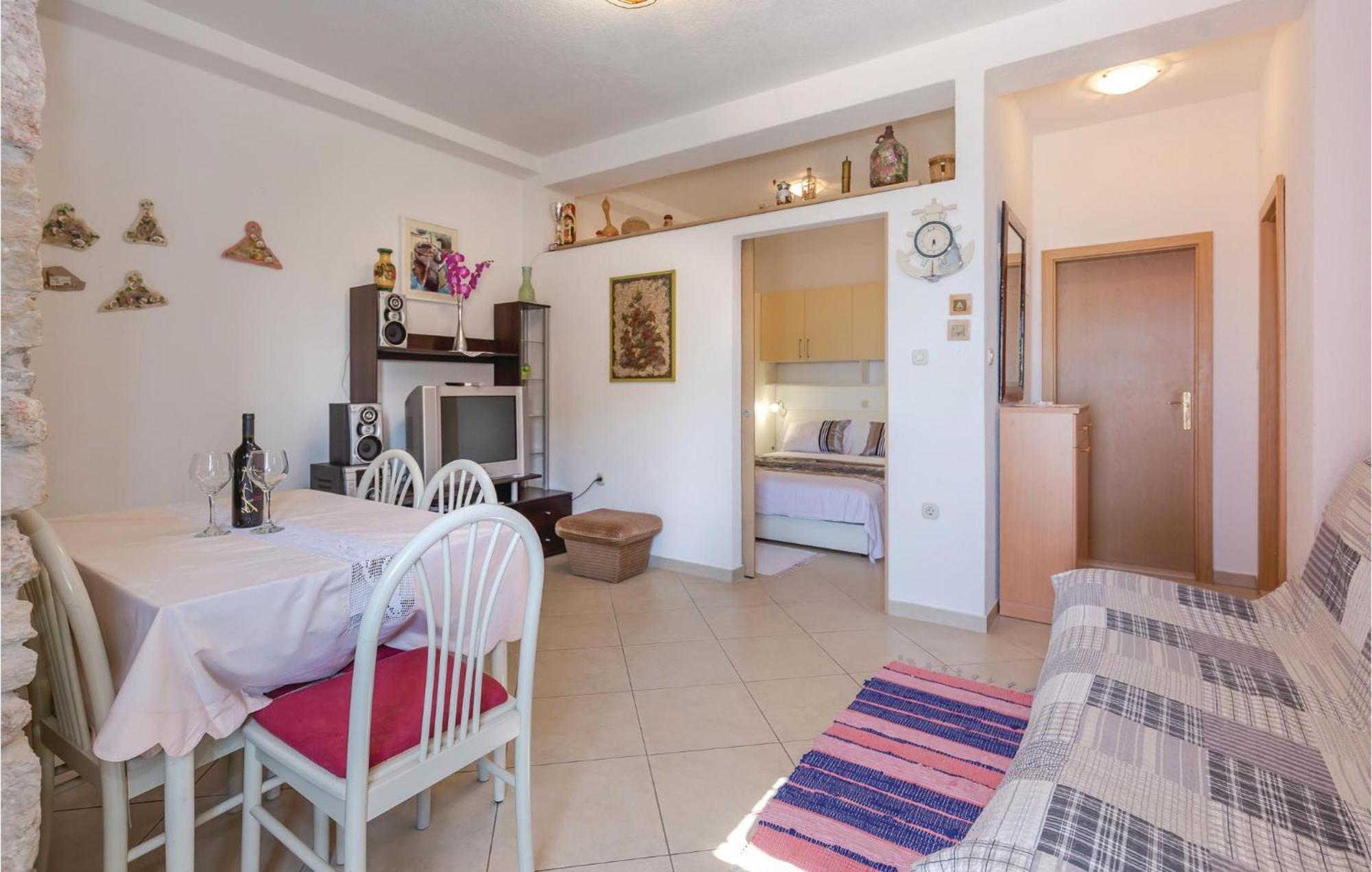 Awesome Home In Podgora With Kitchen Esterno foto
