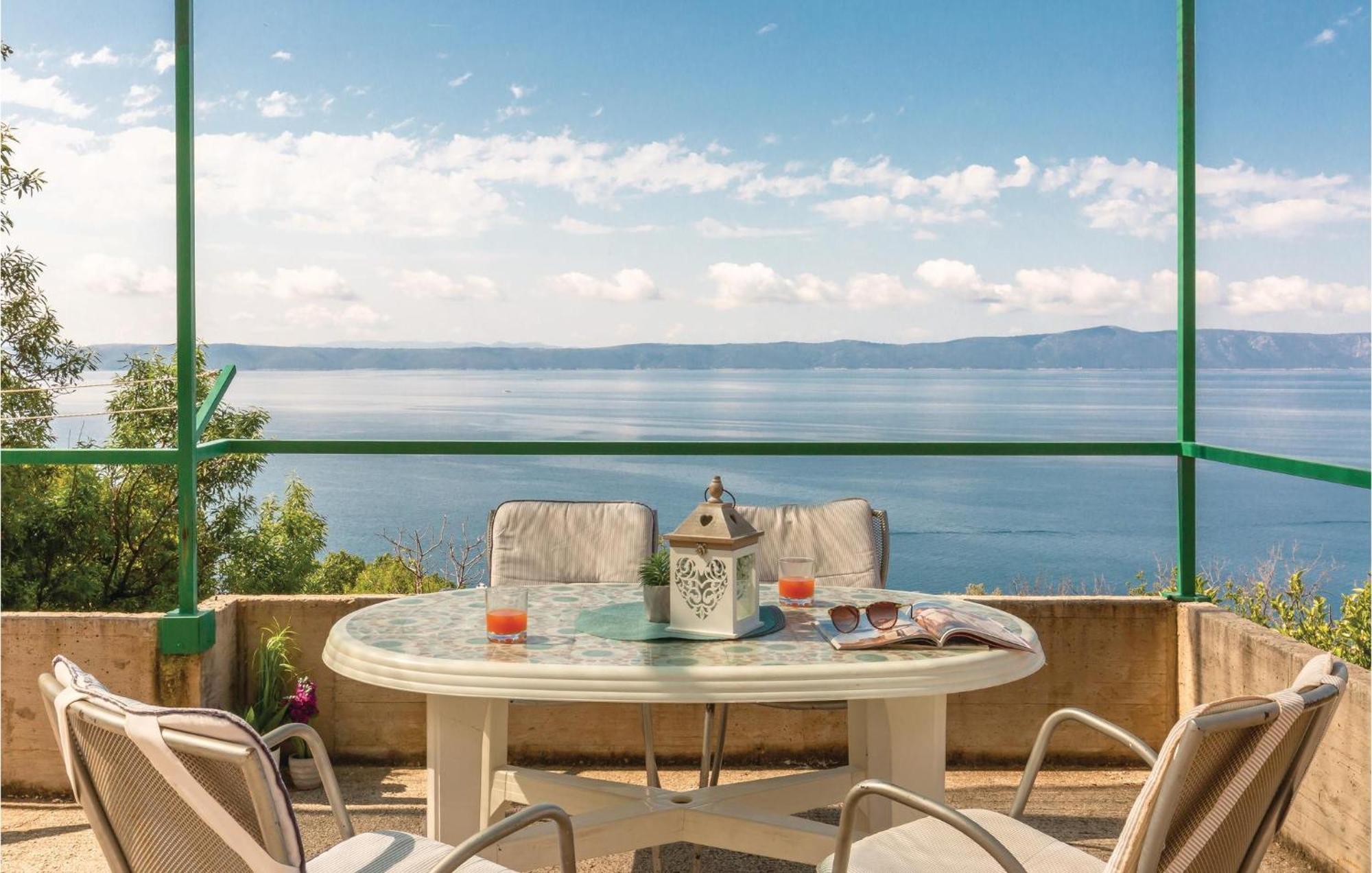 Awesome Home In Podgora With Kitchen Esterno foto