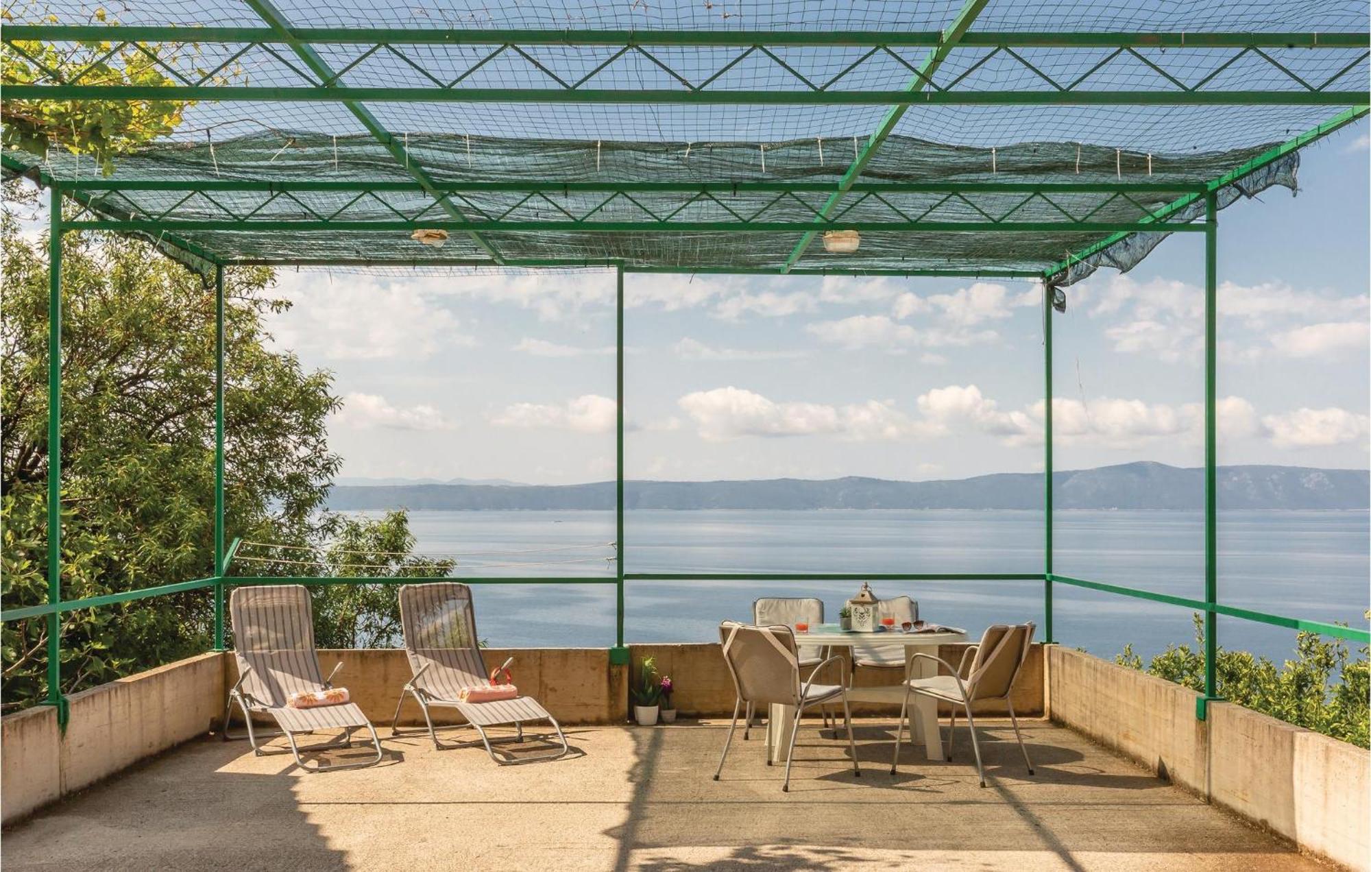 Awesome Home In Podgora With Kitchen Esterno foto